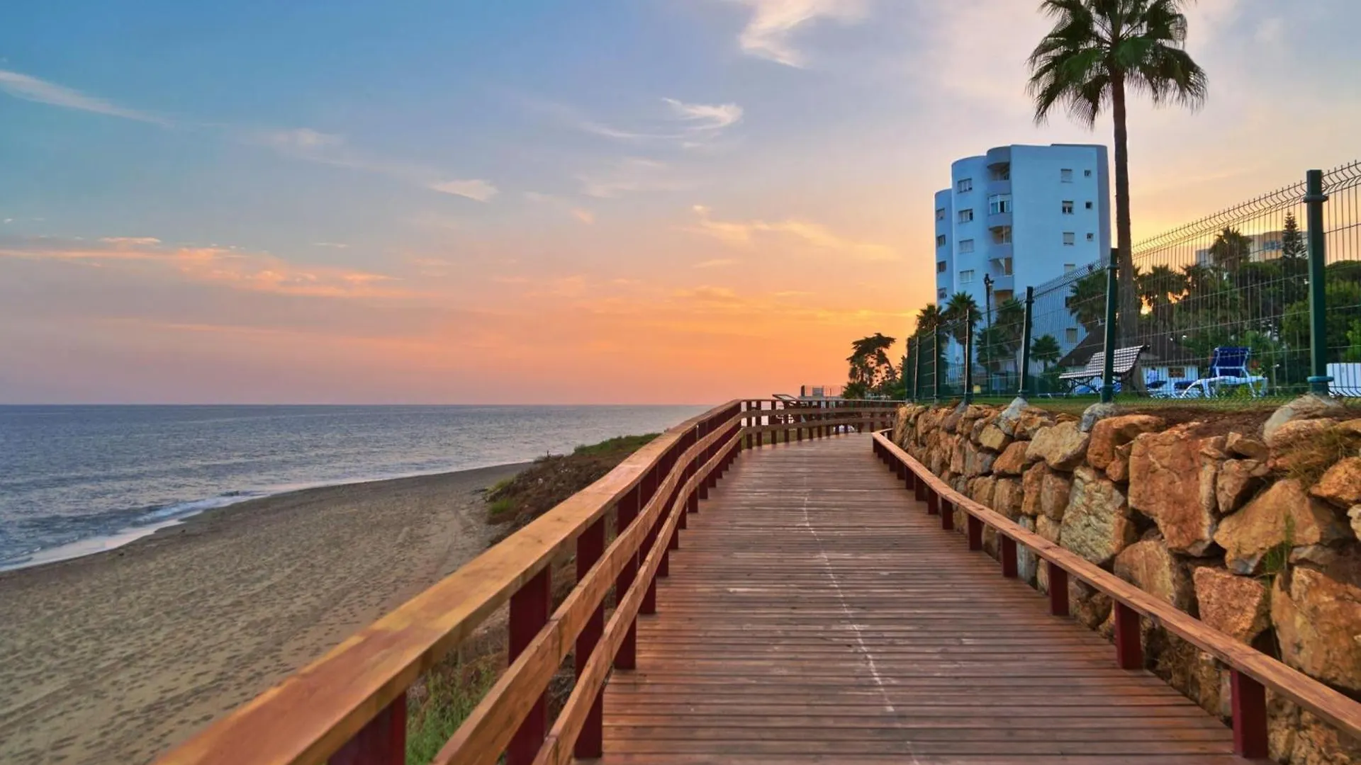 Mi Capricho Beach Front Sea View & Pool - Happy Rentals Sitio de Calahonda