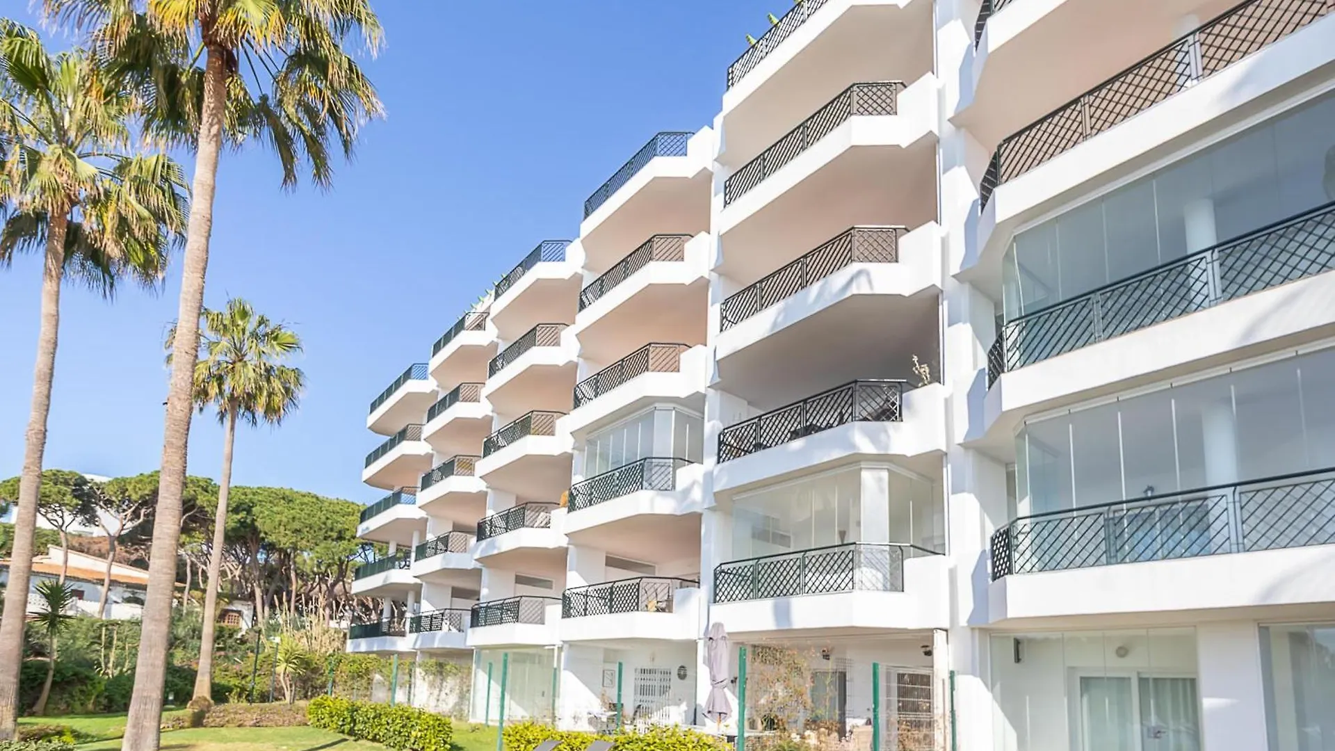 Mi Capricho Beach Front Sea View & Pool - Happy Rentals Sitio de Calahonda 0*,  Spain