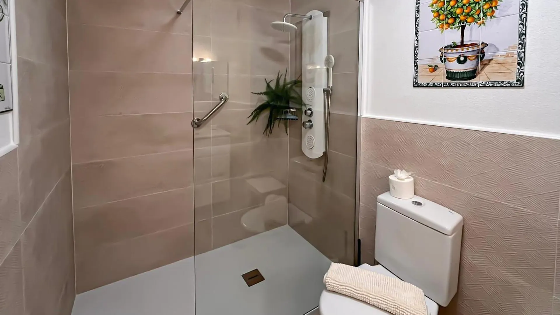 Mi Capricho Beach Front Sea View & Pool - Happy Rentals Sitio de Calahonda Apartment