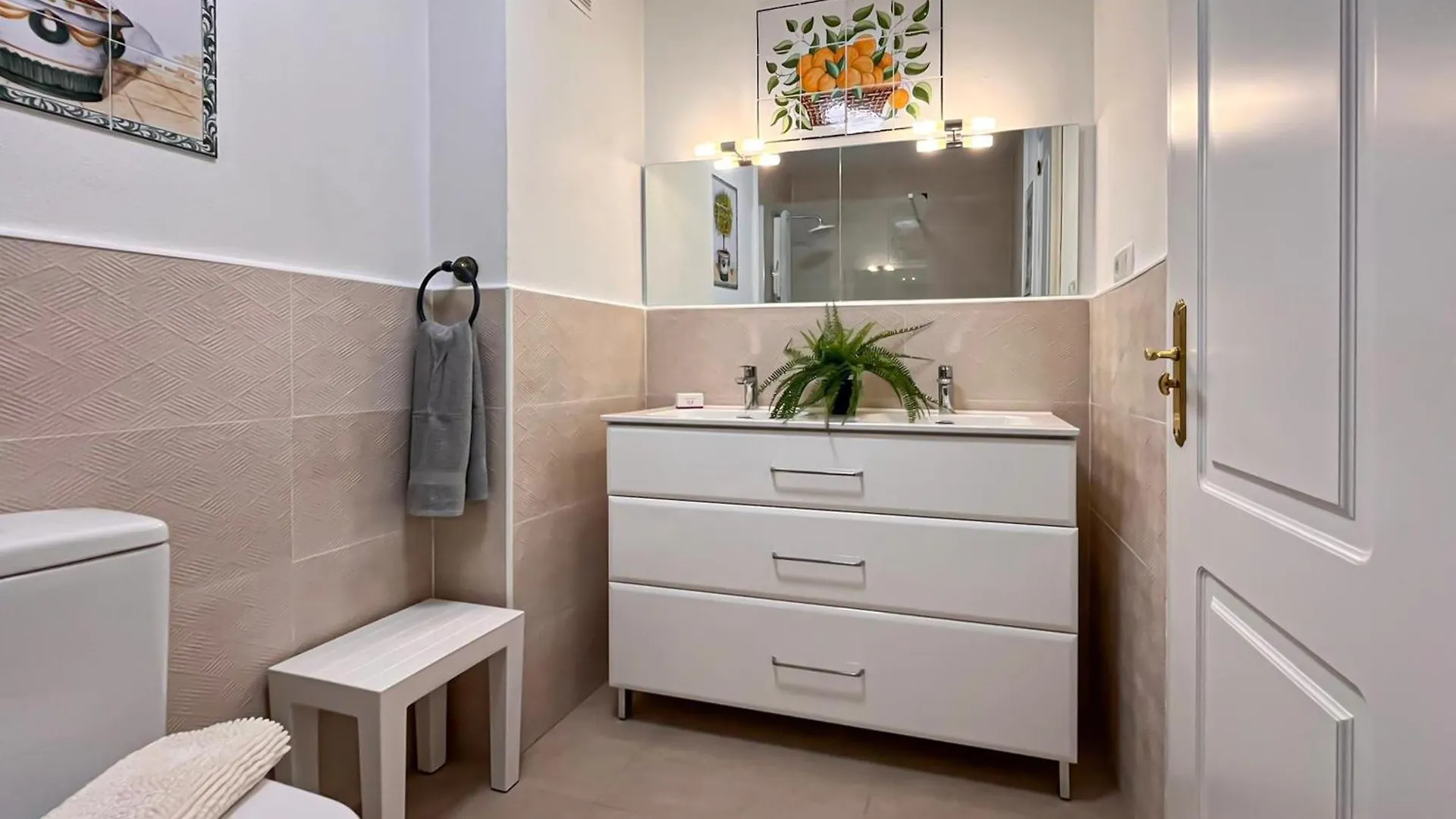 Apartment Mi Capricho Beach Front Sea View & Pool - Happy Rentals Sitio de Calahonda