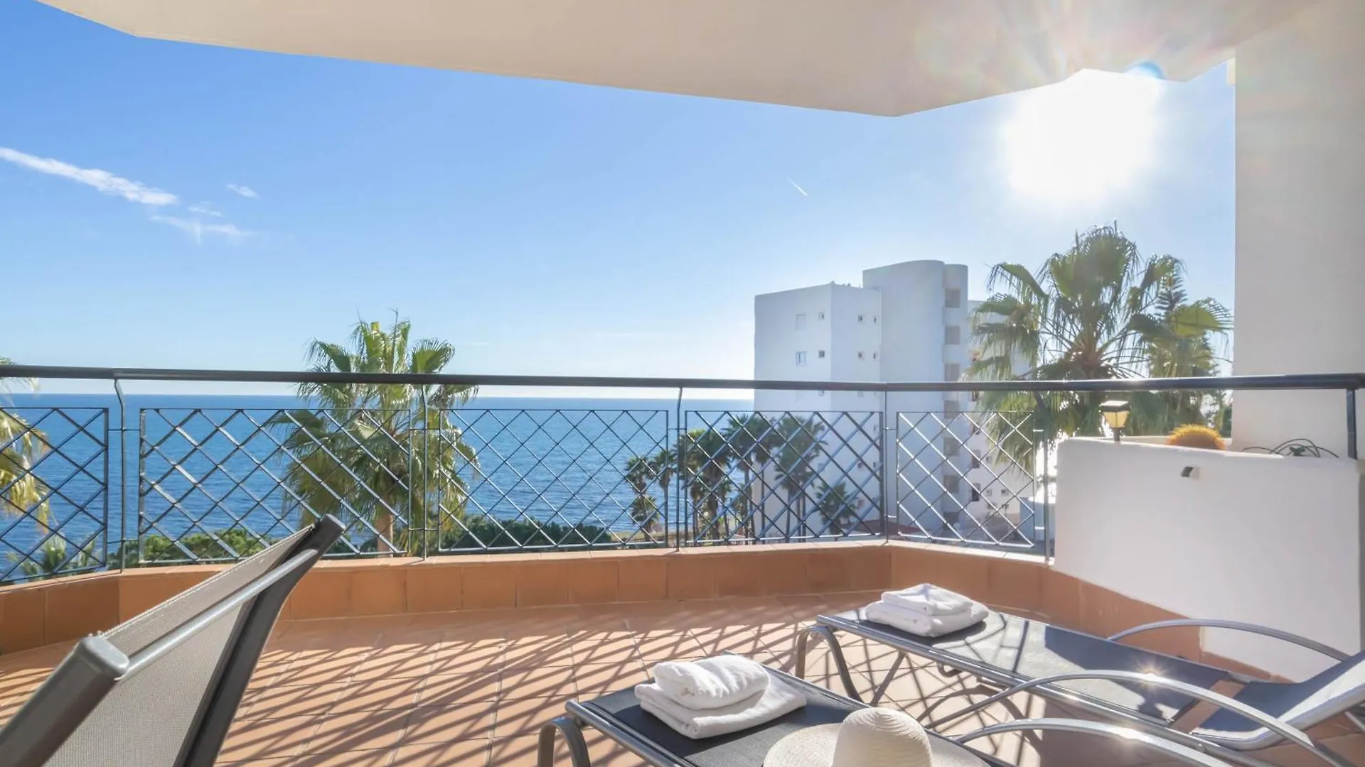 Mi Capricho Beach Front Sea View & Pool - Happy Rentals Sitio de Calahonda Apartment